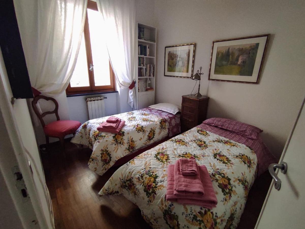 Appartamento Fronte Mare, Vista Mozzafiato 瓦拉泽 外观 照片